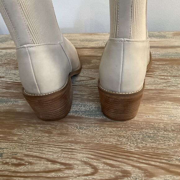 DV Dolce Vita Boots Womens Oppry Ankle Booties Cream Side Zip Heeled, Size 7.5 - Picture 9 of 13
